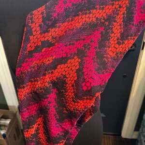 Lularoe TC Tall Curvy Leggings Black Pink Orange Snake Skin Chevron New